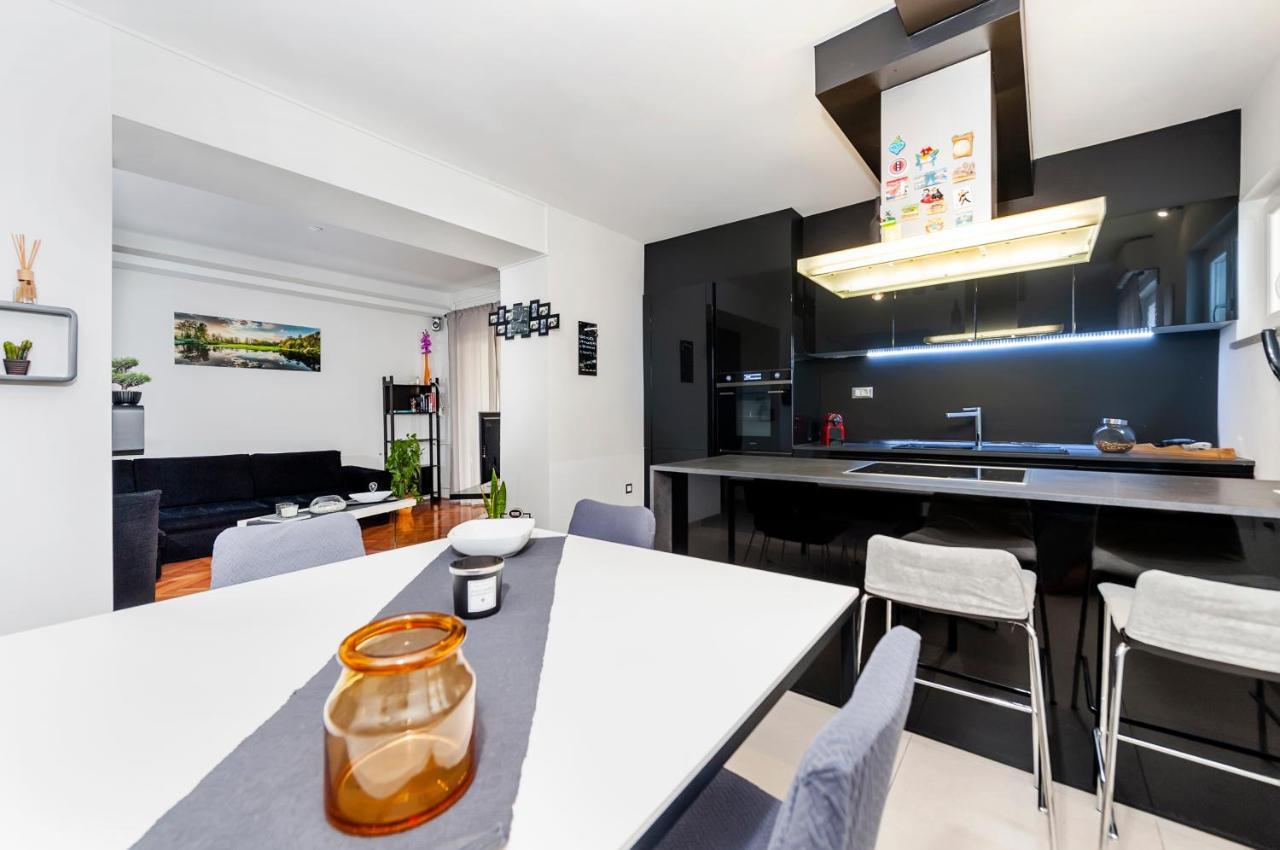 Apartment Cave Rovinj Buitenkant foto